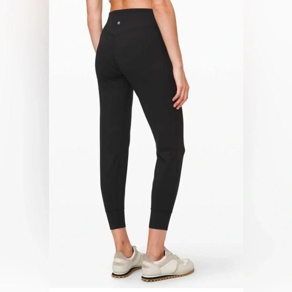 Lululemon Align Jogger 28"
Black - Picture 3 of 6